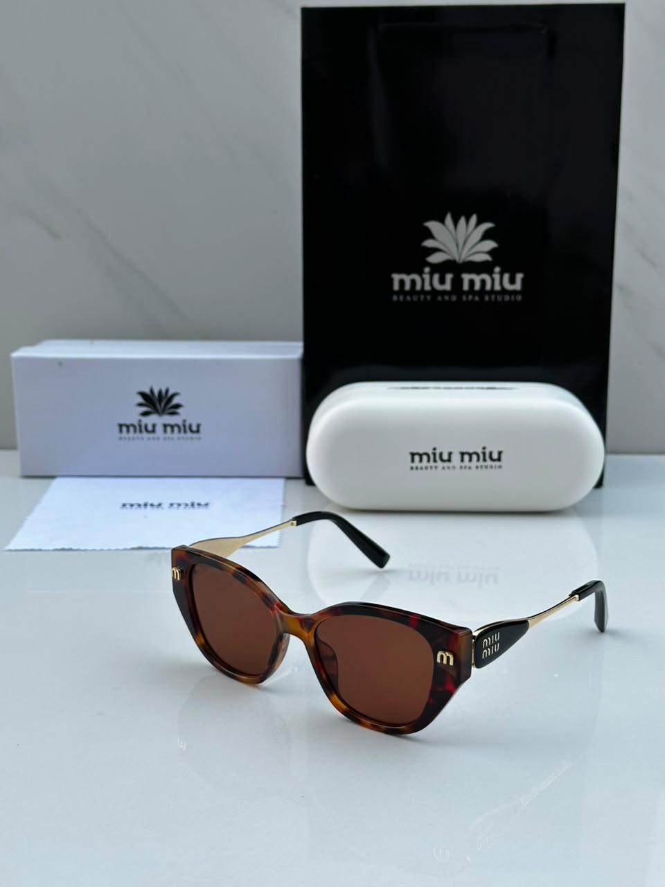 Miu Miu Sunglass