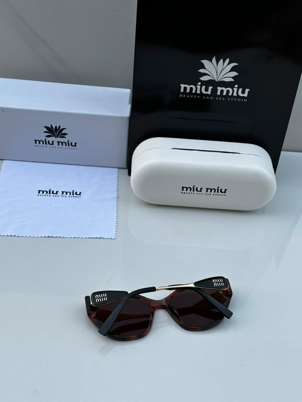 Miu Miu Sunglass