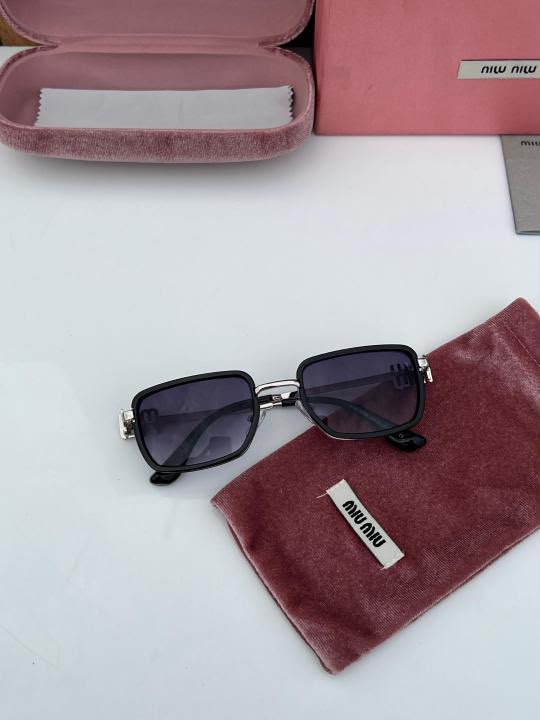 Miu Miu Sunglass
